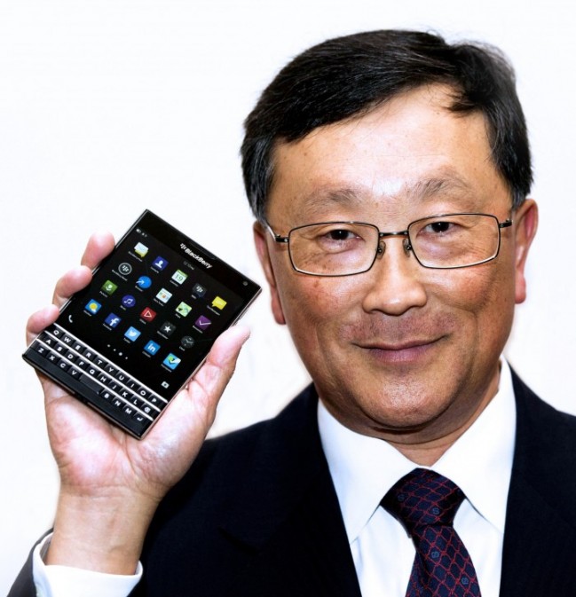 blackberry_passport_pctren.com_-649x673