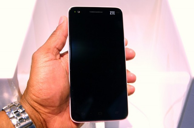 ZTE-Grand-S-Display