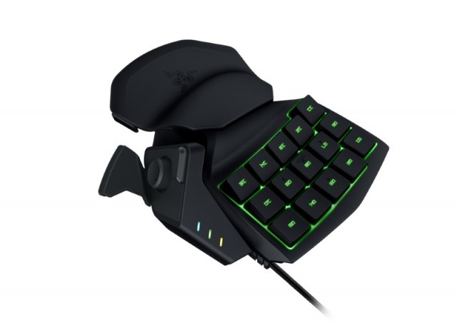 razer-tartarus-chroma-promo-shot-002