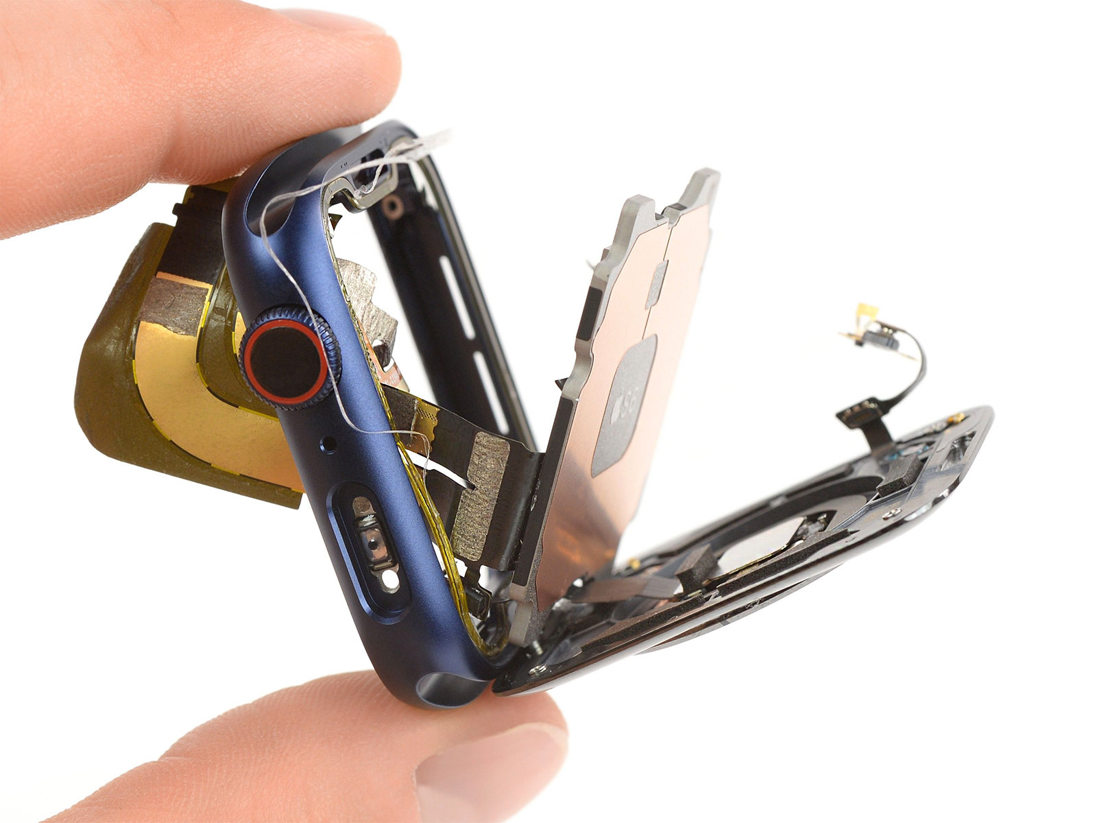 Desmontaje revela sorpresas en el interior de Apple Watch 6